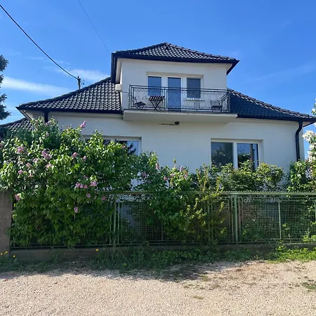 House * Jelenec